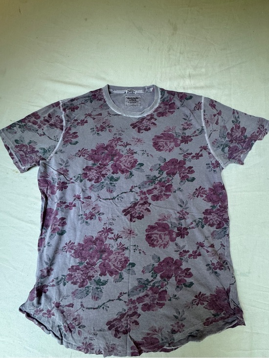 Abercrombie & Fitch Other - AmberCrombie &Fitch Floral Crew Neck Men’s T-Shirt - Lavender with Plum Floral L